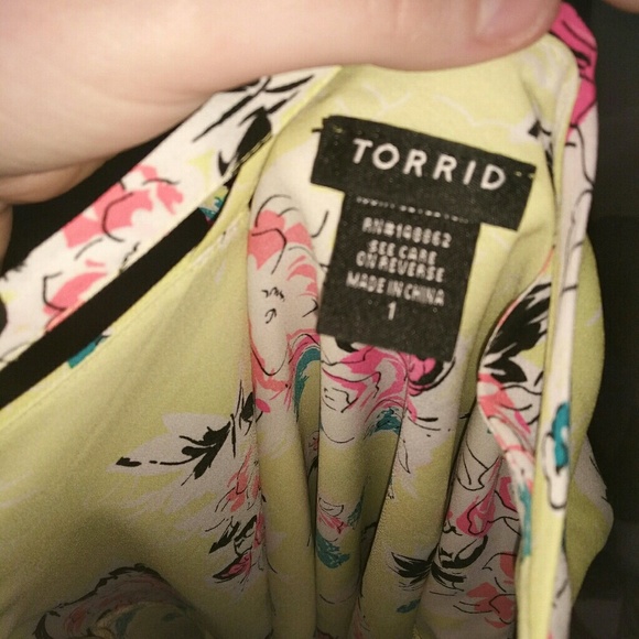 Bright flowered tank - Picture 3 of 3